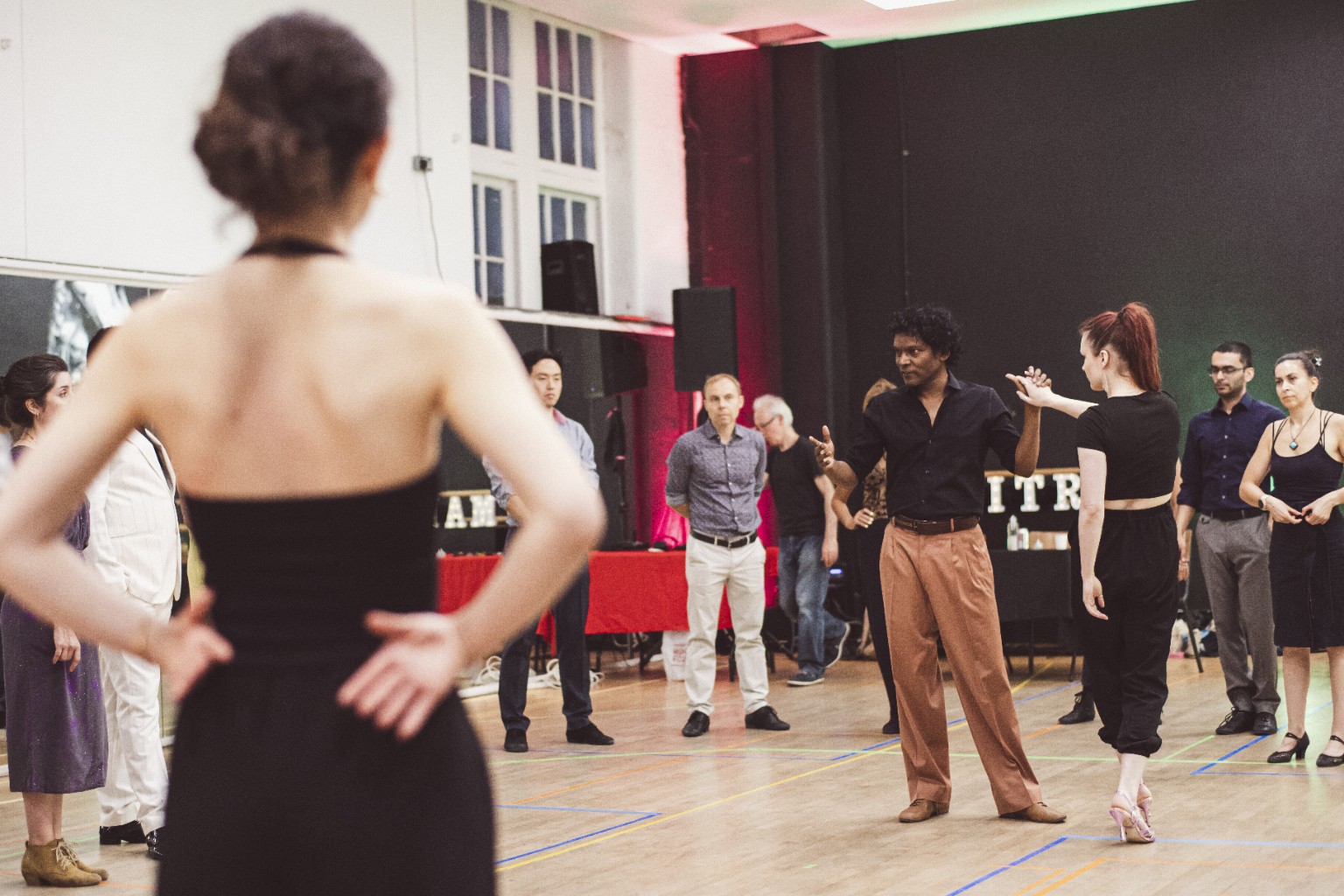 Tango Amistoso teaching session